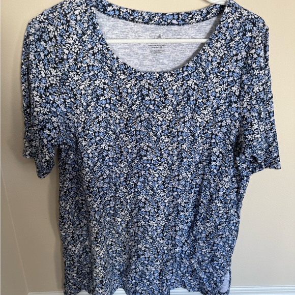 J. Jill Women’s Sz M Blue Floral Pima-Slub Scoop Neck T-Shirt With Side Slits - Picture 2 of 6
